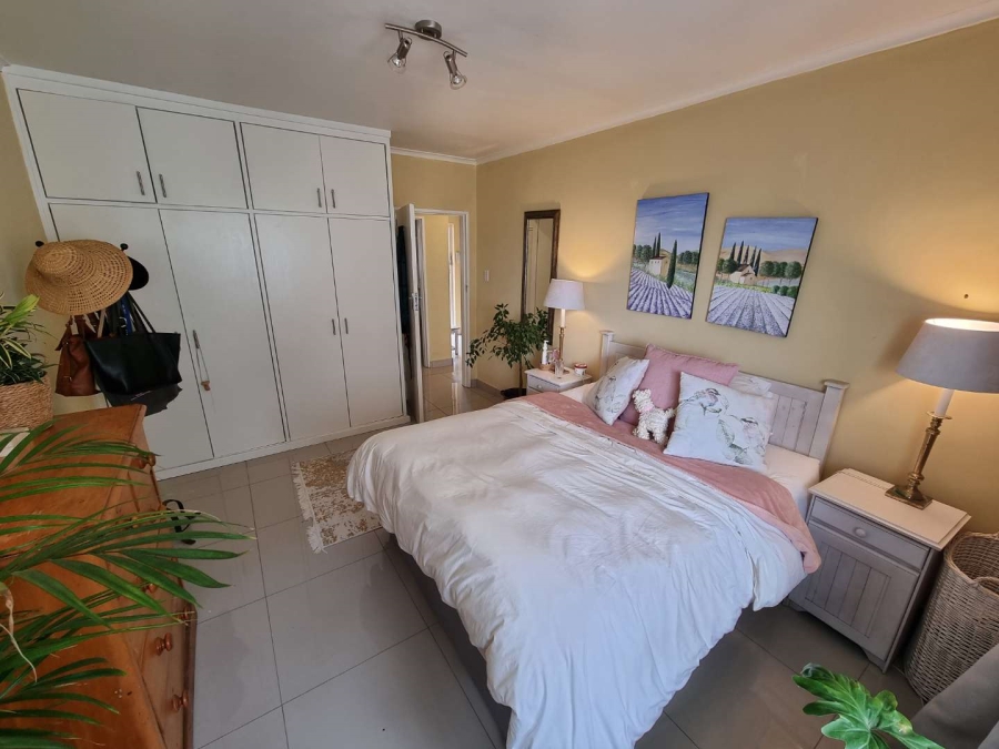To Let 1 Bedroom Property for Rent in Sea Point Western Cape